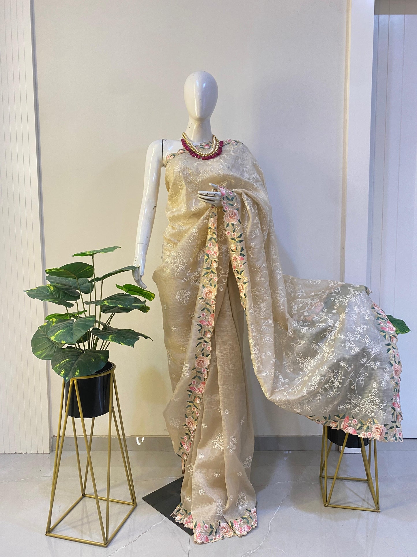 Crush tissue Saree - Sutra Saree